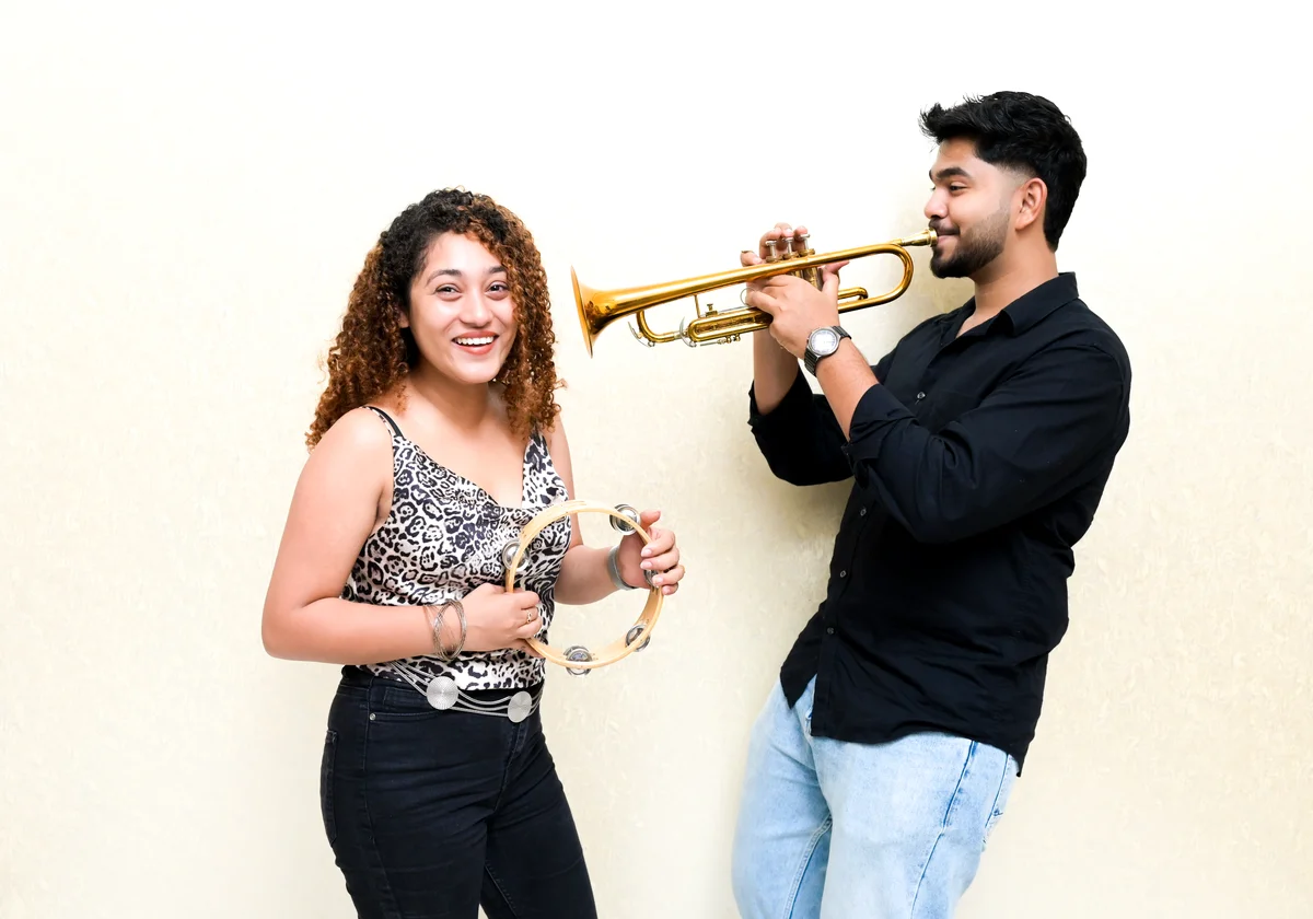 Seymoura & Joyrus- The Versatile Duo